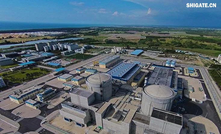 近日，新華社受權(quán)發(fā)布的《關(guān)于2024年國民經(jīng)濟和社會發(fā)展計劃執(zhí)行情況與2025年國民經(jīng)濟和社會發(fā)展計劃草案的報告》顯示，我國第三代自主產(chǎn)權(quán)核電“國和一號”示范工程1號首堆建成投運?！皣鸵惶枴笔俏覈灾髟O(shè)計的更大功率非能動核電機組。河鋼集團舞鋼公司生產(chǎn)的核電用鋼用于該項目核電機組安全殼、補水相關(guān)設(shè)備支撐、高溫高壓管件等的制造。