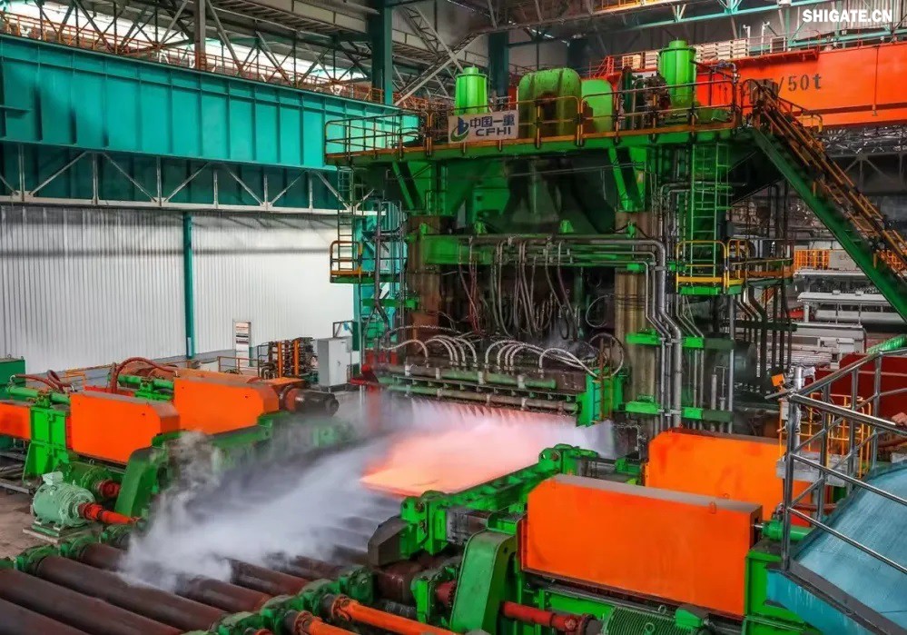 日前，河鋼集團(tuán)舞鋼公司研發(fā)生產(chǎn)的大厚度32mm的高性能X70Q管線(xiàn)鋼下線(xiàn)。該產(chǎn)品性能檢驗(yàn)結(jié)果顯示，各項(xiàng)性能指標(biāo)均達(dá)到好水平，用于國(guó)內(nèi)某LNG公共管廊項(xiàng)目建設(shè)。