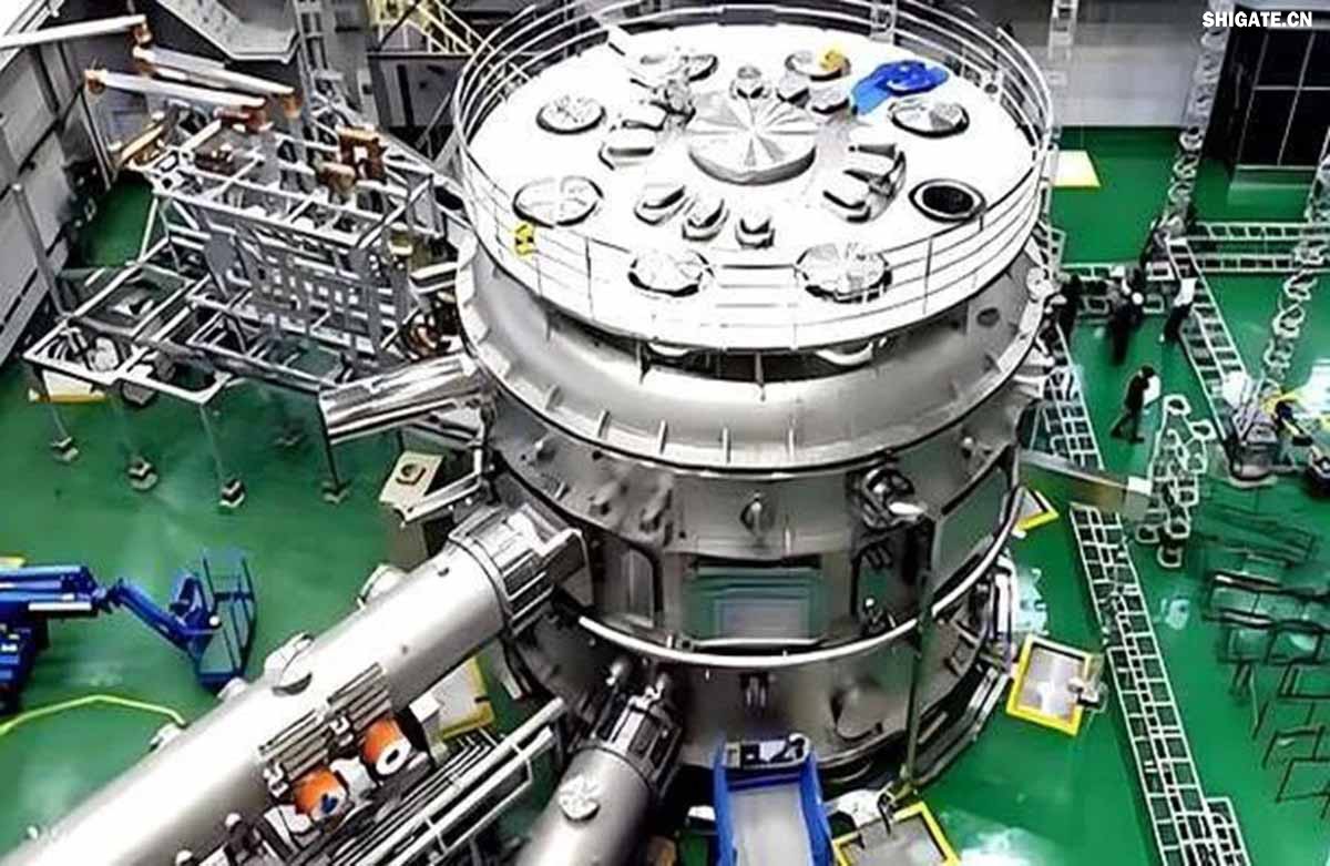 近日，由河鋼集團(tuán)舞鋼公司自主研發(fā)的大厚度達(dá)340mm的特厚核電鋼板，成功應(yīng)用于我國(guó)第四代先進(jìn)裂變核能系統(tǒng)——釷基熔鹽實(shí)驗(yàn)堆的關(guān)鍵屏蔽層制造。這標(biāo)志著我國(guó)在先進(jìn)核能技術(shù)領(lǐng)域取得又一進(jìn)展，為實(shí)現(xiàn)核電技術(shù)自主創(chuàng)新、打破對(duì)傳統(tǒng)鈾燃料的依賴邁出了堅(jiān)實(shí)一步。